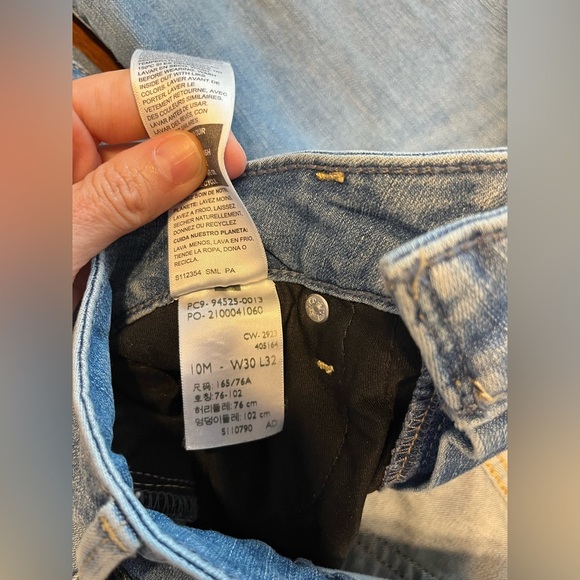 Levi Strauss Signature Gold Totally Shaping Straight Leg Jeans size 10 30X32 - Picture 9 of 13